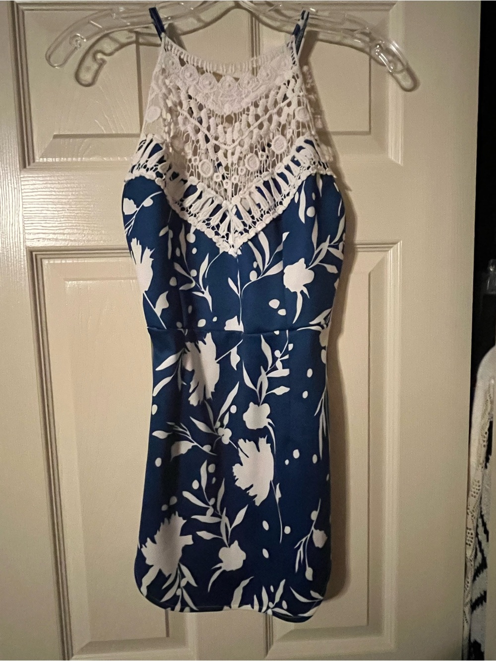 Breezaya mini dress white lace halter neckline size M